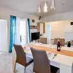 Apartman Amazing In Novigrad With Swimming Pool
